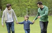 Cặp đôi đồng tính có được nhận nuôi con nuôi không?