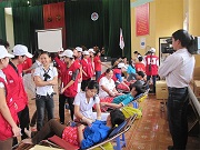 Hoạt động chữ thập đỏ về cứu trợ khẩn cấp và trợ giúp nhân đạo