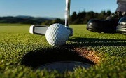 Mang gậy đánh golf để phòng thân vi phạm pháp luật không?