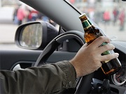Uống rượu khi lái xe ô tô bị xử phạt thế nào?
