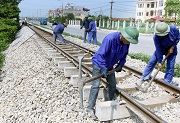 Xây dựng công trình thiết yếu trong phạm vi đất dành cho đường sắt